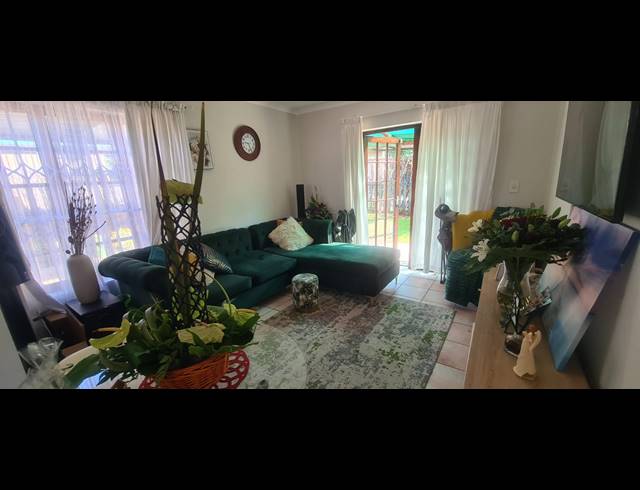 1 BEDROOM SIMPLEX SOLD IN HALFWAY GARDENS
